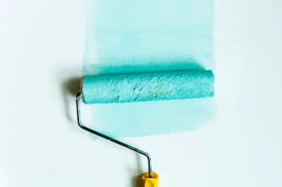 Peinture intérieure à Lichos — murs, plafonds et boiseries